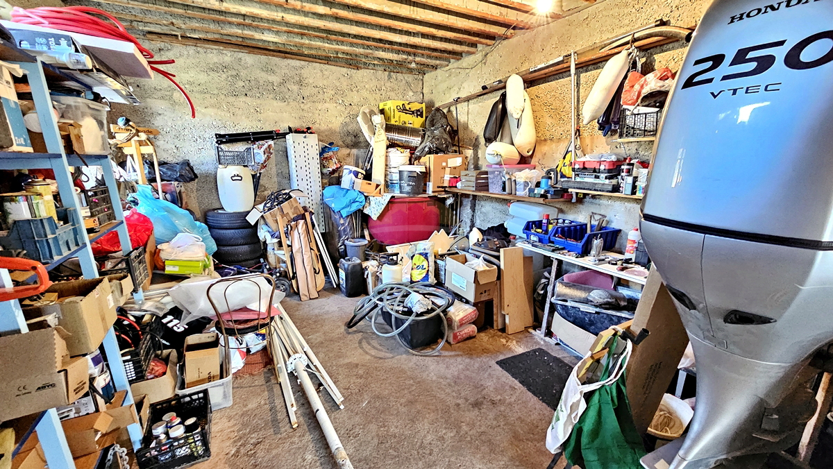 Hiša v Trogirju/Čiovu - Blizu kampa Rožac - 200 m od morja